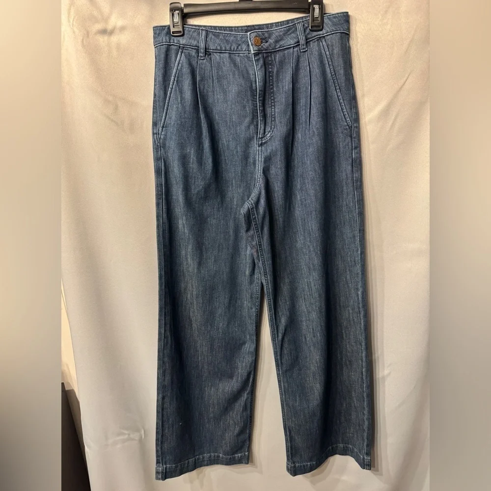 J. Crew High Rise, Tapered, Pleated, Wide Leg Jeans size 28